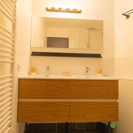 Holiday home Afrobohome, Experience Atypique, Familles Et Petits Groupes, Clim, 2 A 6 Personnes, Proche Centre Nimes, Garage Clos Nimes