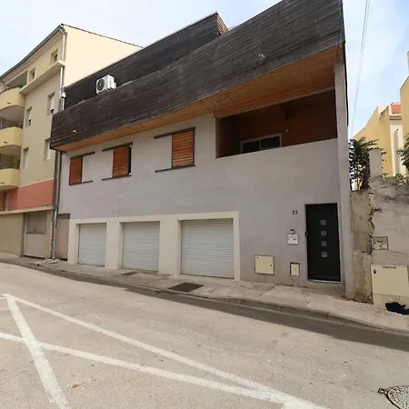 Afrobohome, Experience Atypique, Familles Et Petits Groupes, Clim, 2 A 6 Personnes, Proche Centre Nimes, Garage Clos