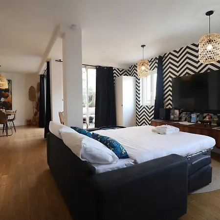 Holiday home Afrobohome, Experience Atypique, Familles Et Petits Groupes, Clim, 2 A 6 Personnes, Proche Centre Nimes, Garage Clos Nimes