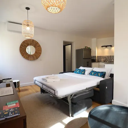 Holiday home Afrobohome, Experience Atypique, Familles Et Petits Groupes, Clim, 2 A 6 Personnes, Proche Centre Nimes, Garage Clos