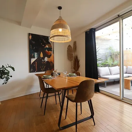 Holiday home Afrobohome, Experience Atypique, Familles Et Petits Groupes, Clim, 2 A 6 Personnes, Proche Centre Nimes, Garage Clos Nimes