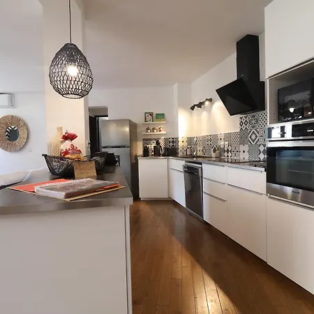 Afrobohome, Experience Atypique, Familles Et Petits Groupes, Clim, 2 A 6 Personnes, Proche Centre Nimes, Garage Clos *