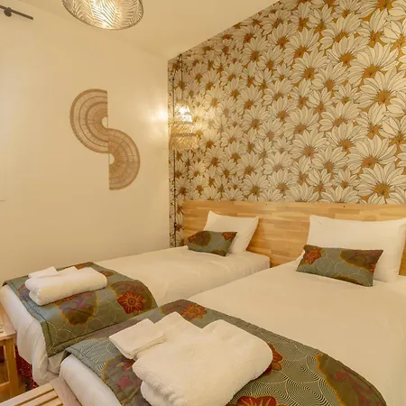 Afrobohome, Experience Atypique, Familles Et Petits Groupes, Clim, 2 A 6 Personnes, Proche Centre Nimes, Garage Clos *