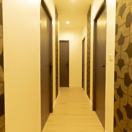 Afrobohome, Experience Atypique, Familles Et Petits Groupes, Clim, 2 A 6 Personnes, Proche Centre Nimes, Garage Clos
