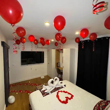 Afrobohome, Experience Atypique, Familles Et Petits Groupes, Clim, 2 A 6 Personnes, Proche Centre Nimes, Garage Clos Holiday home