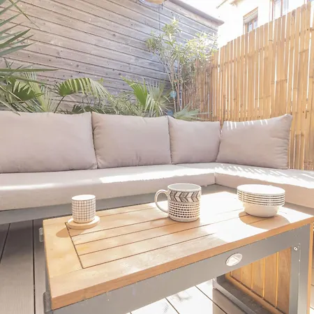 Afrobohome, Experience Atypique, Familles Et Petits Groupes, Clim, 2 A 6 Personnes, Proche Centre Nimes, Garage Clos Holiday home Nimes