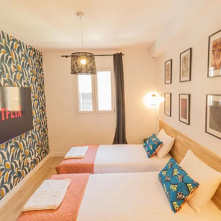 Afrobohome, Experience Atypique, Familles Et Petits Groupes, Clim, 2 A 6 Personnes, Proche Centre Nimes, Garage Clos Nimes
