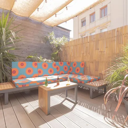 Ferienhaus Afrobohome, Ambiance D'Ailleurs, Familles Et Petits Groupes, Clim, 2 A 6 Personnes, Proche Centre Nimes, Garage Clos