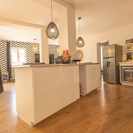 Afrobohome, Experience Atypique, Clim, 2 A 6 Personnes, Proche Centre Nimes, Garage Clos Holiday home