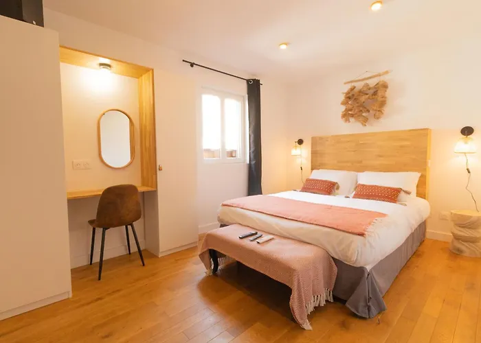 Afrobohome, Experience Atypique, Clim, 2 A 6 Personnes, Proche Centre Nimes, Garage Clos