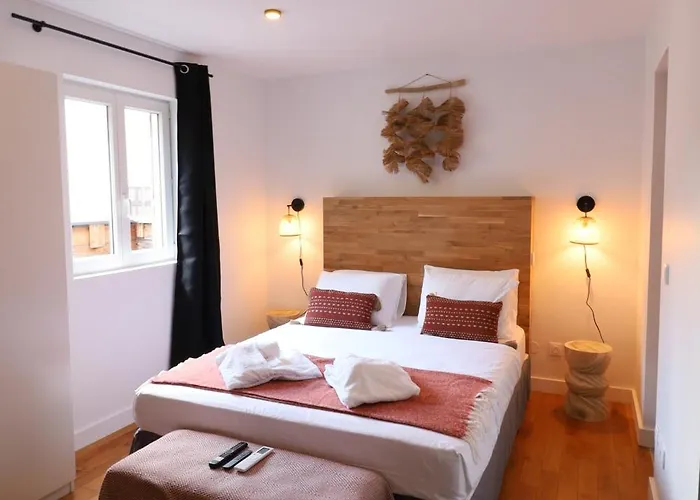 Afrobohome, Experience Atypique, Clim, 2 A 6 Personnes, Proche Centre Nimes, Garage Clos *