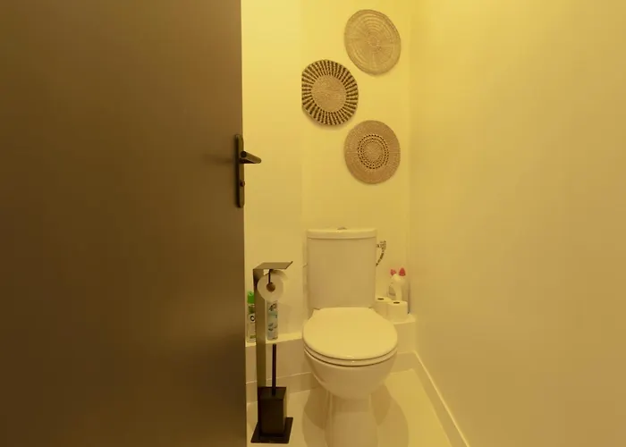 Afrobohome, Experience Atypique, Clim, 2 A 6 Personnes, Proche Centre Nimes, Garage Clos