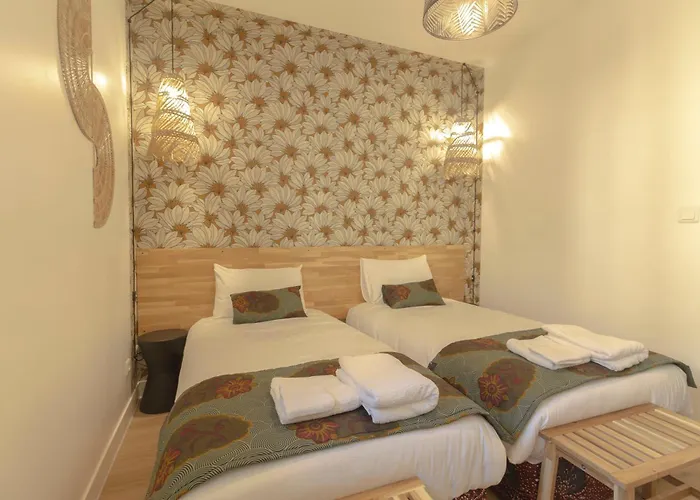 Holiday home Afrobohome, Experience Atypique, Clim, 2 A 6 Personnes, Proche Centre Nimes, Garage Clos