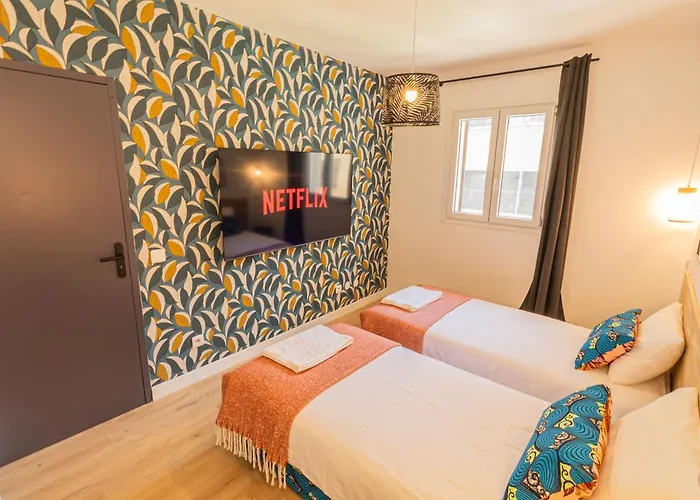 Afrobohome, Experience Atypique, Clim, 2 A 6 Personnes, Proche Centre Nimes, Garage Clos * Nimes