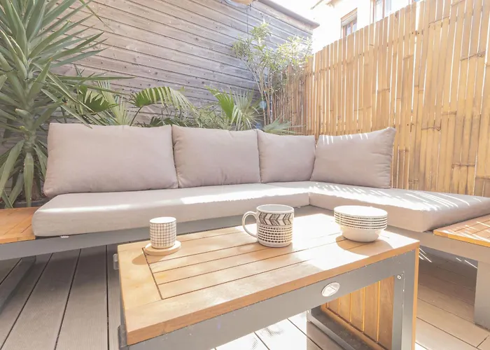 Afrobohome, Experience Atypique, Clim, 2 A 6 Personnes, Proche Centre Nimes, Garage Clos Holiday home Nimes