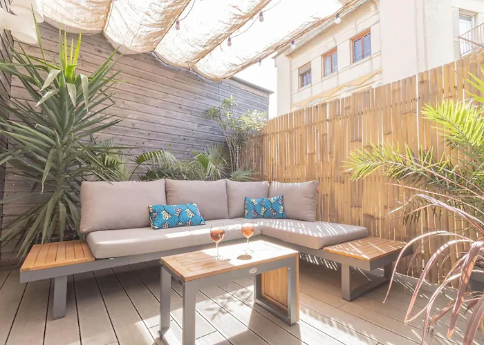 Afrobohome, Experience Atypique, Clim, 2 A 6 Personnes, Proche Centre Nimes, Garage Clos Nyaraló *