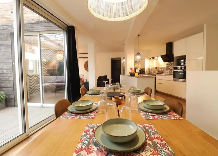 Afrobohome, Experience Atypique, Clim, 2 A 6 Personnes, Proche Centre Nimes, Garage Clos * Nimes